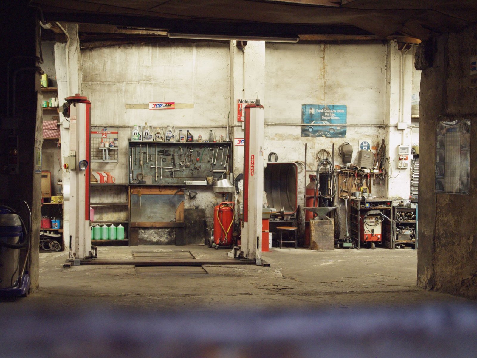 Vehicle mechanic work similar to Army motor pool jobs linked to asbestos exposure
