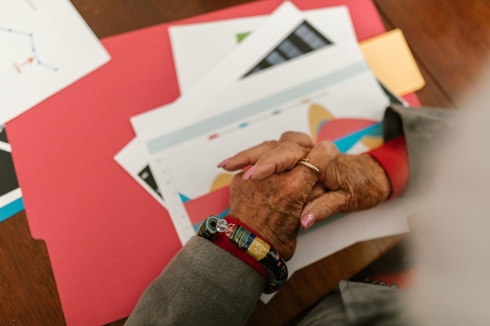 Veteran organizing medical records for an asbestos-related disease VA claim